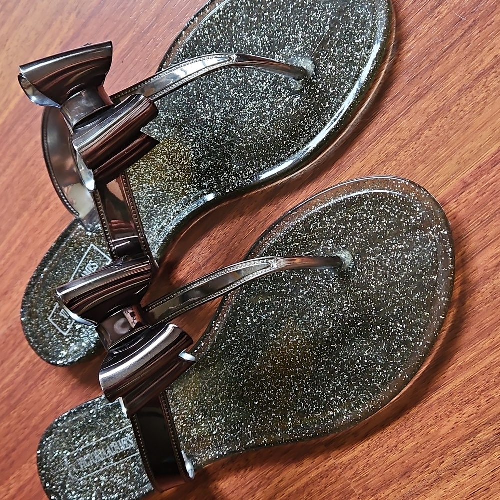 VICTORIA ADAMES Jelly Thong Bow Sandals Gunmetal Grey Glitter Footbed Like New 9